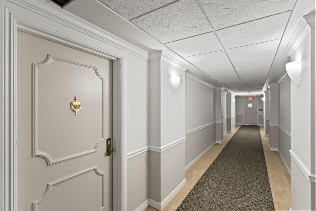 2+1 Condo — 2121 N Ocean Boulevard #207w