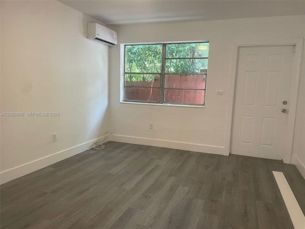 4-bedroom Property — 1831 NW 41st St