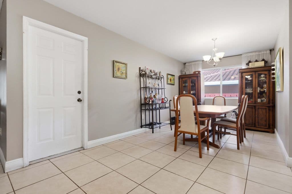 3+1 Müstakil ev — 20233 SW 85th Court