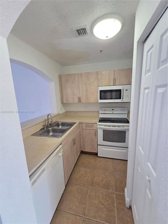 2-bedroom Condo — 7989 NW 8th St APT 108D
