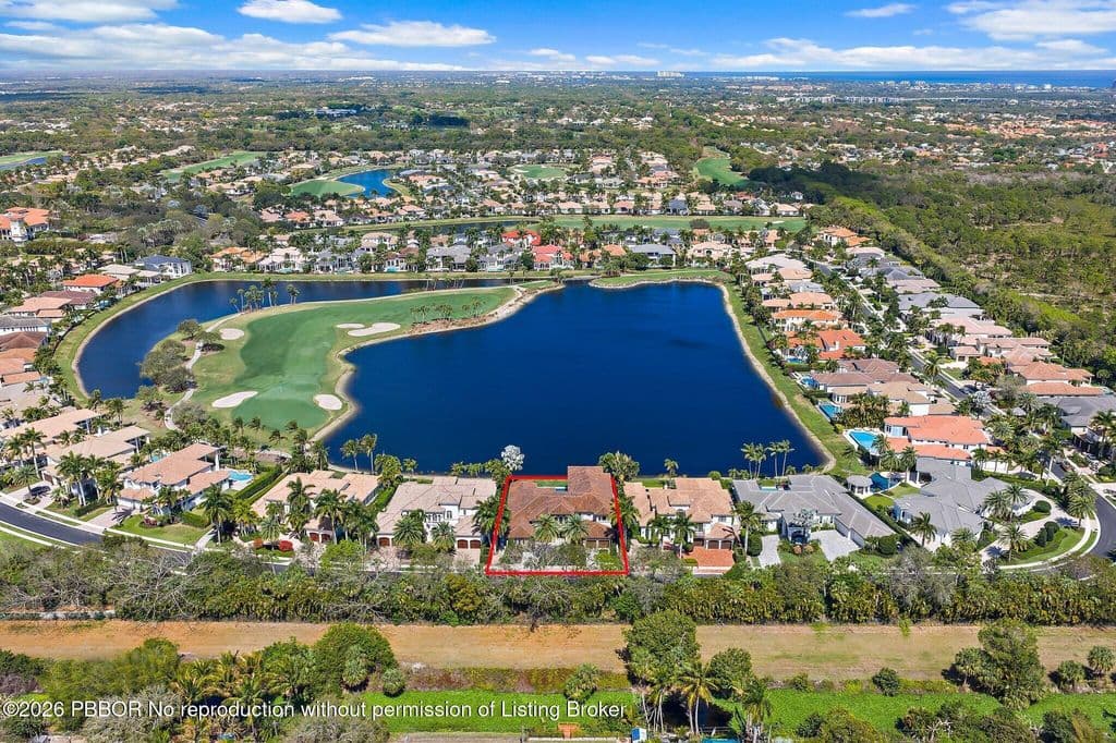 6-bedroom Single-Family Home — 636 Hermitage Cir