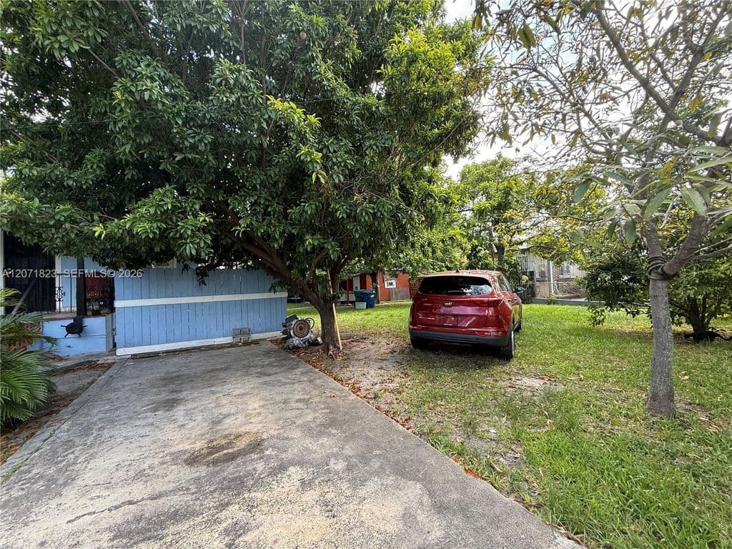 2-bedroom Single-Family Home — 3102 NW 31st St