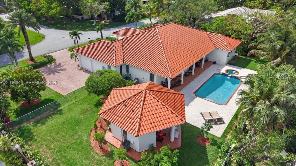 4+1 Müstakil ev — 18461 SW 83rd Ave