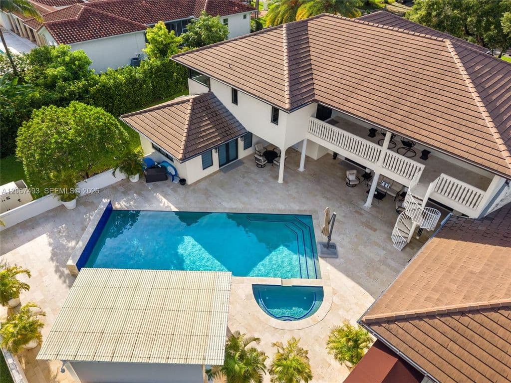 6+1 Müstakil ev — 5720 SW 128th St