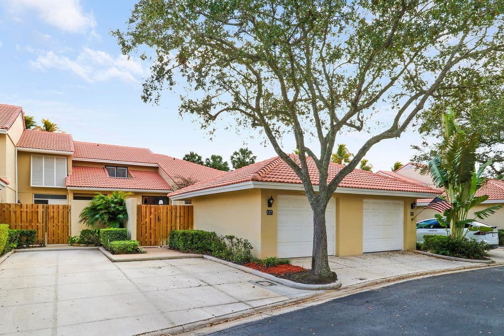 2-bedroom Property — 127 Old Meadow Way