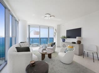 2-bedroom Condo — 6799 Collins Ave APT 1402, Miami Beach, 33141