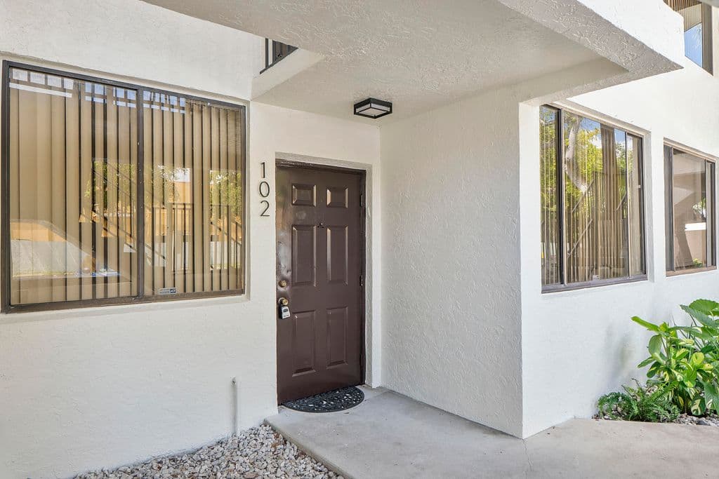 2-bedroom Condo — 3100 NW 46th Street #102