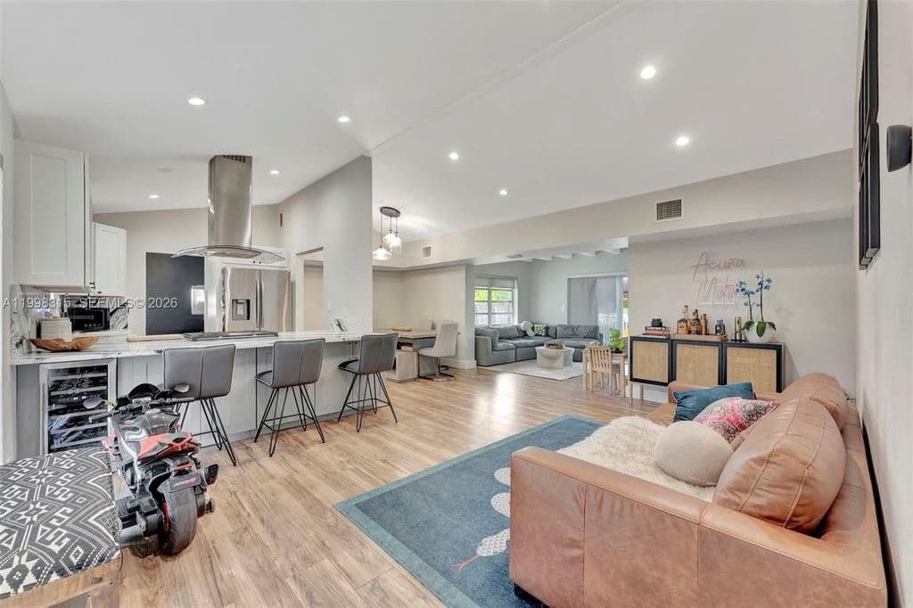 3+1 Müstakil ev — 3043 Hayes St
