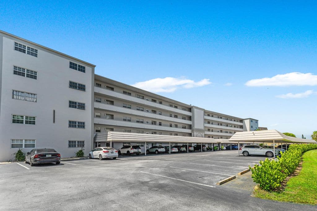 2-bedroom Condo — 250 JOHN F KENNEDY Drive #107