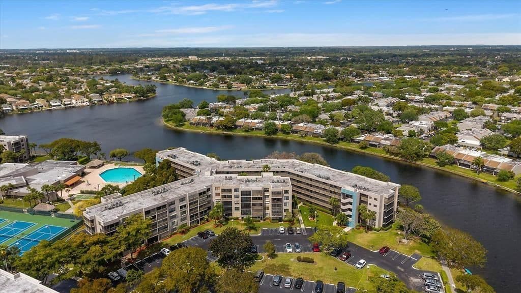 1+1 Condo — 1001 Colony Point Circle #417