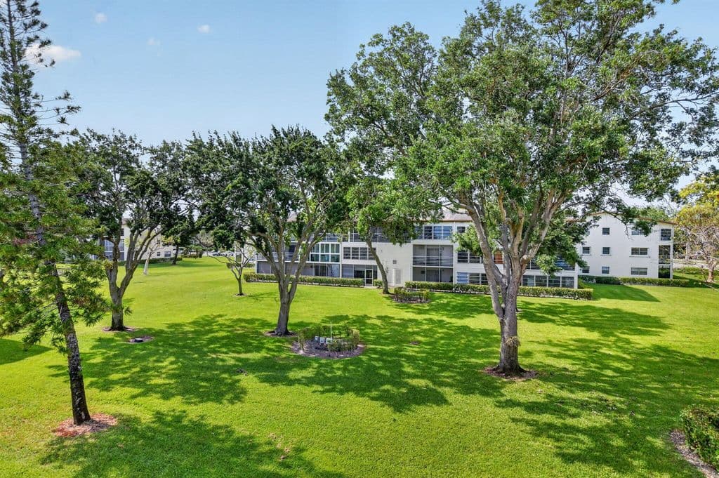 1-bedroom Condo — 415 Mansfield #J