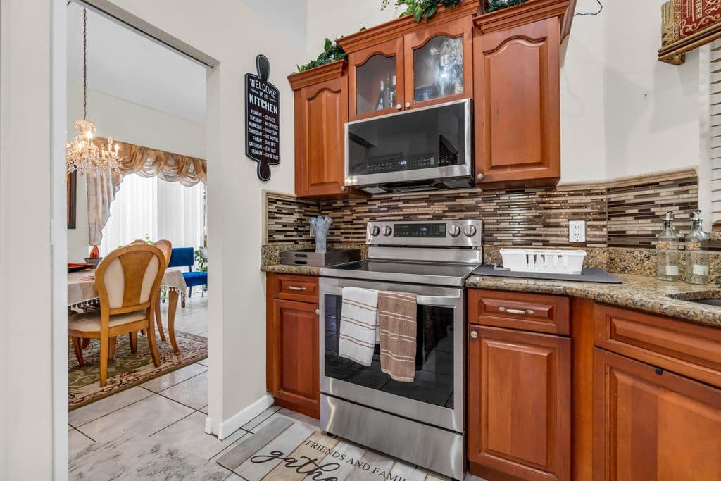 4-bedroom Single-Family Home — 7365 NW 54TH Court