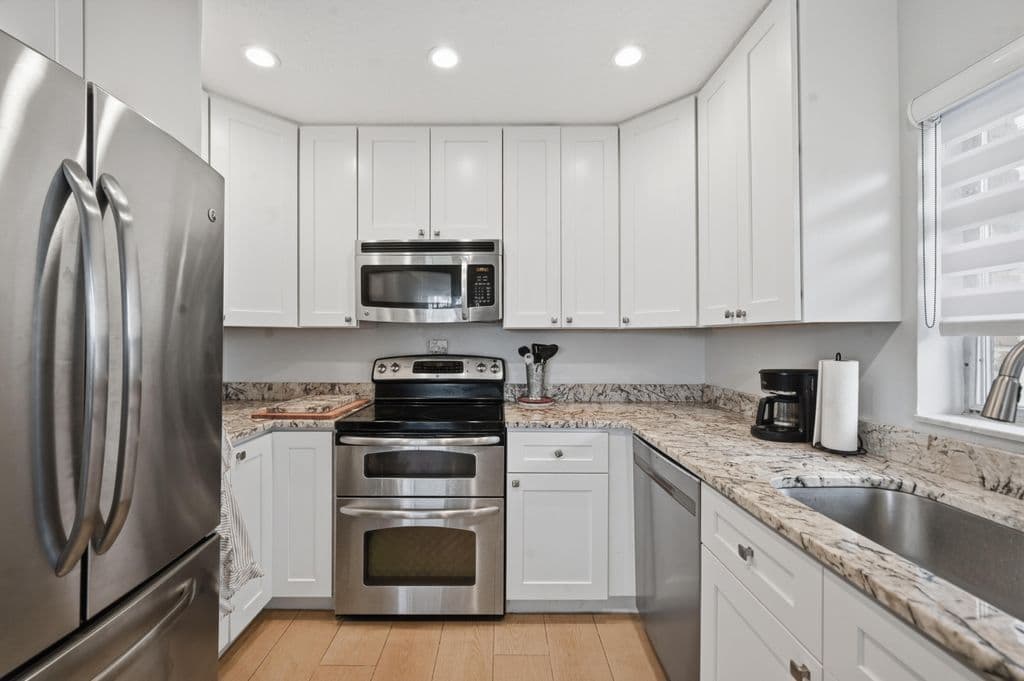 2+1 Condo — 324 Orange Tree Drive #4