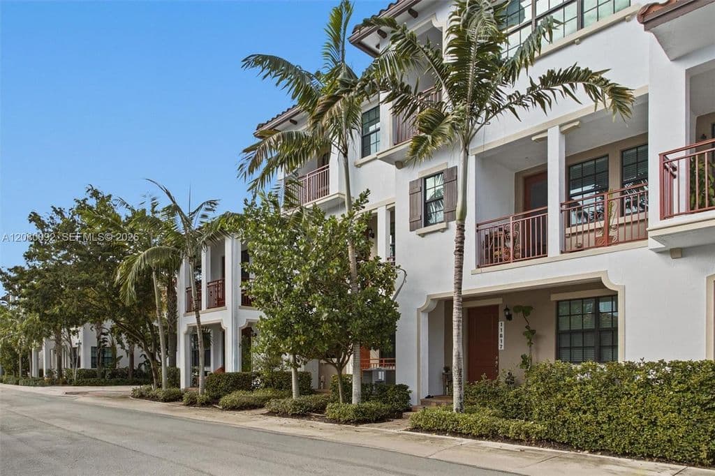 3-bedroom Property — 11621 SW 13th Ct