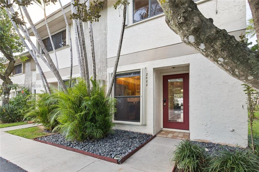 2-bedroom Property — 3050 S Oakland Forest Dr APT 2008