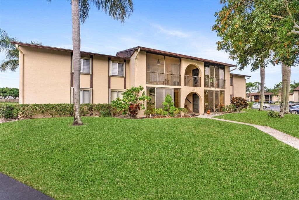 2-bedroom Condo — 421 Pine Glen Lane #A2