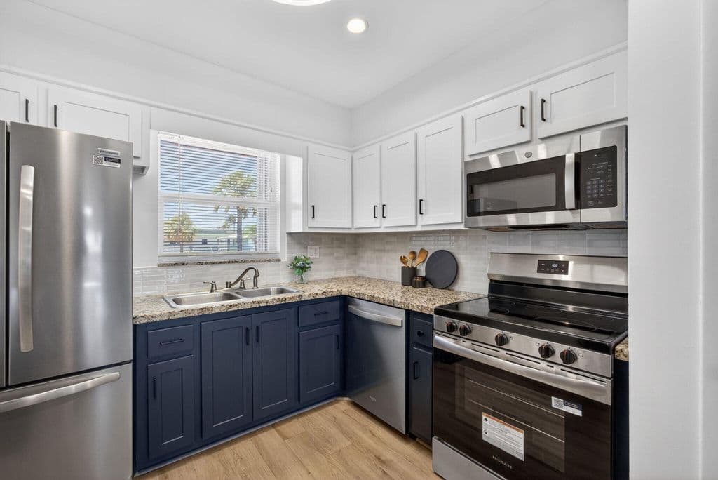2+1 Condo — 110 Wettaw Lane #202