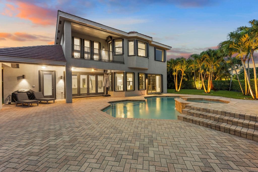 5+1 Müstakil ev — 10504 Vignon Court