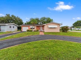 2+1 Müstakil ev — 1111 NW 85TH Way, Pembroke Pines, 33024