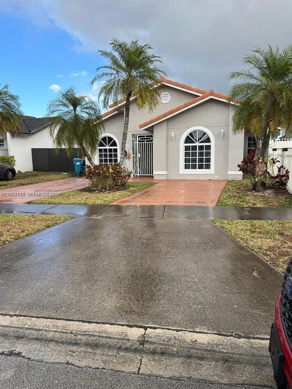 3-bedroom Single-Family Home — 4911 SW 142nd Pl