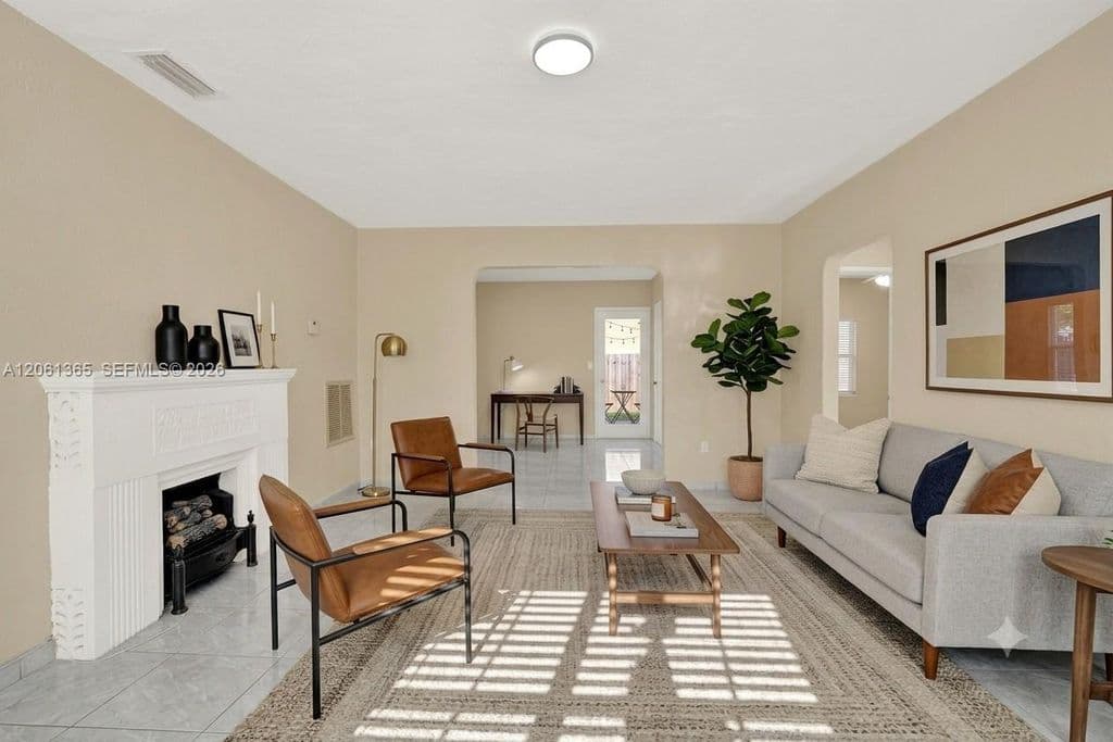 3+1 Müstakil ev — 1015 Cortez St