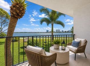 2+1 Condo — 734 Executive Center Drive #23, West Palm Beach, 33401
