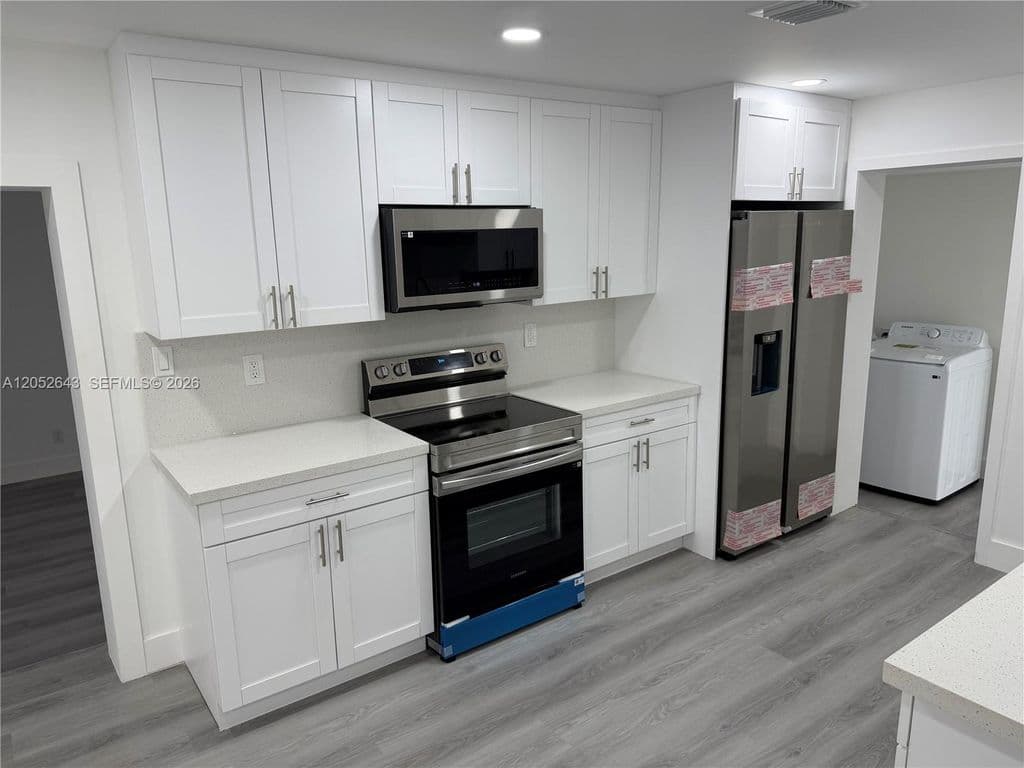3+1 Müstakil ev — 13885 NW 5th Ave