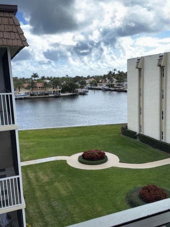 2+1 Condo — 650 Snug Harbor Drive #G407