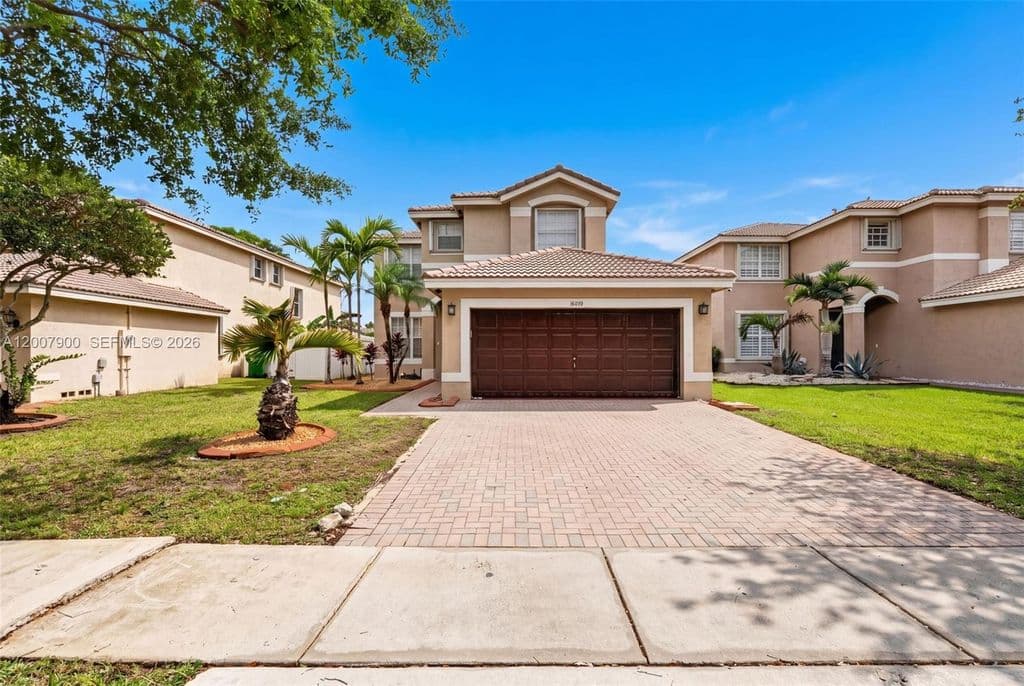 4+1 Müstakil ev — 16438 SW 28th St