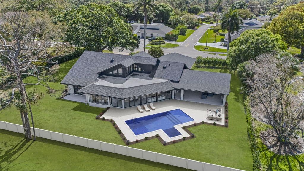 4+1 Müstakil ev — 6549 Eastpointe Pines Street