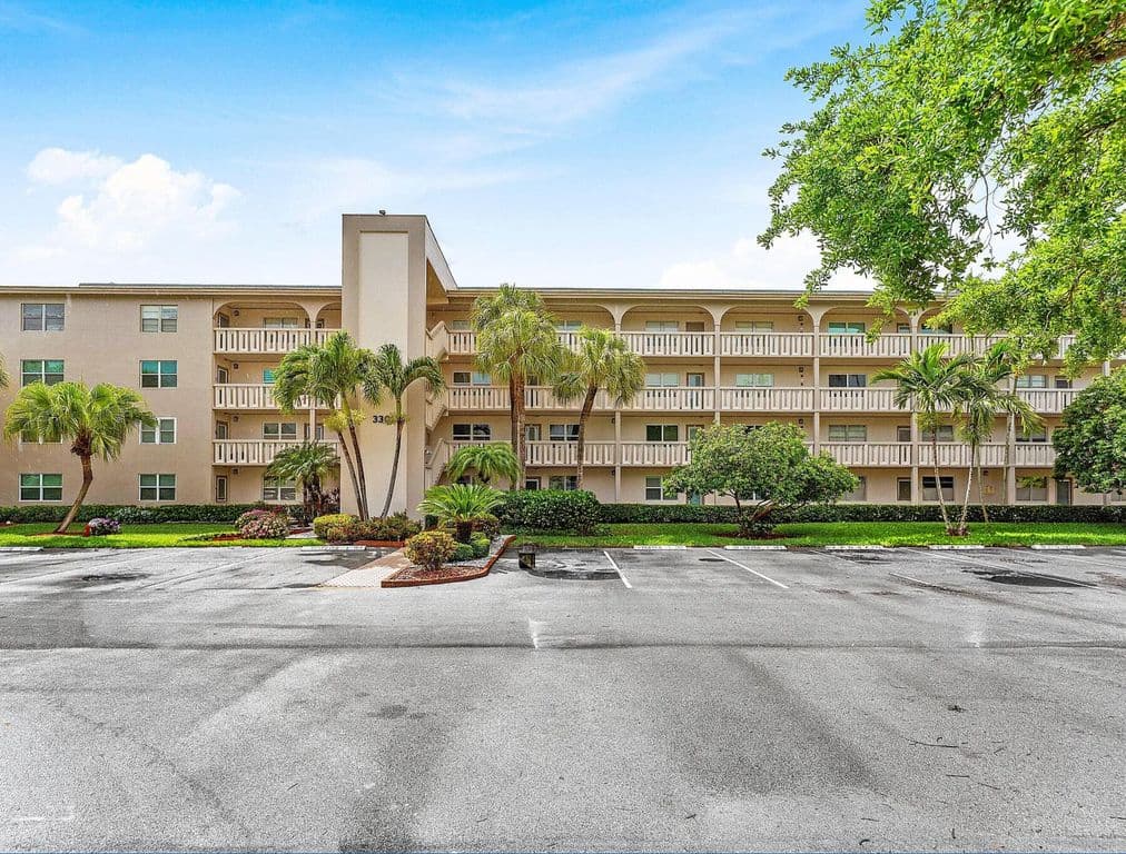 2-bedroom Condo — 3301 Aruba Way #D3