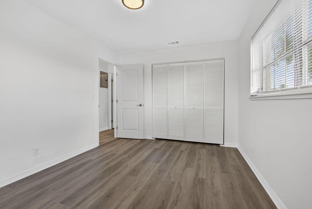 2+1 Condo — 2960 Ashley Drive E #D