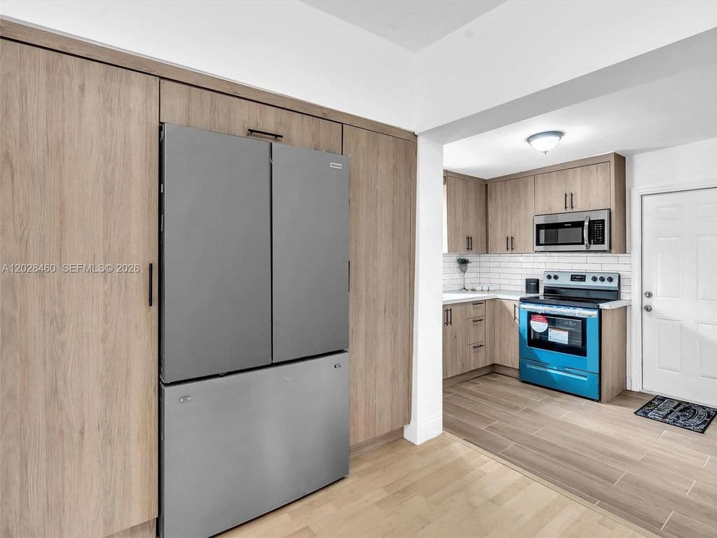 3+1 Müstakil ev — 1365 NE 130th St