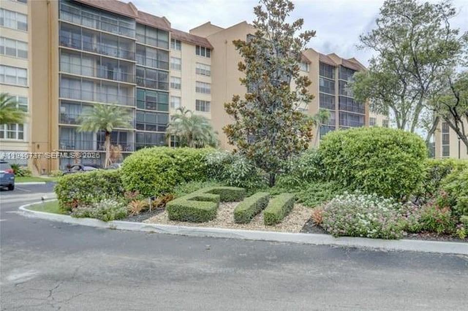 2+1 Condo — 3771 Environ Blvd APT 253
