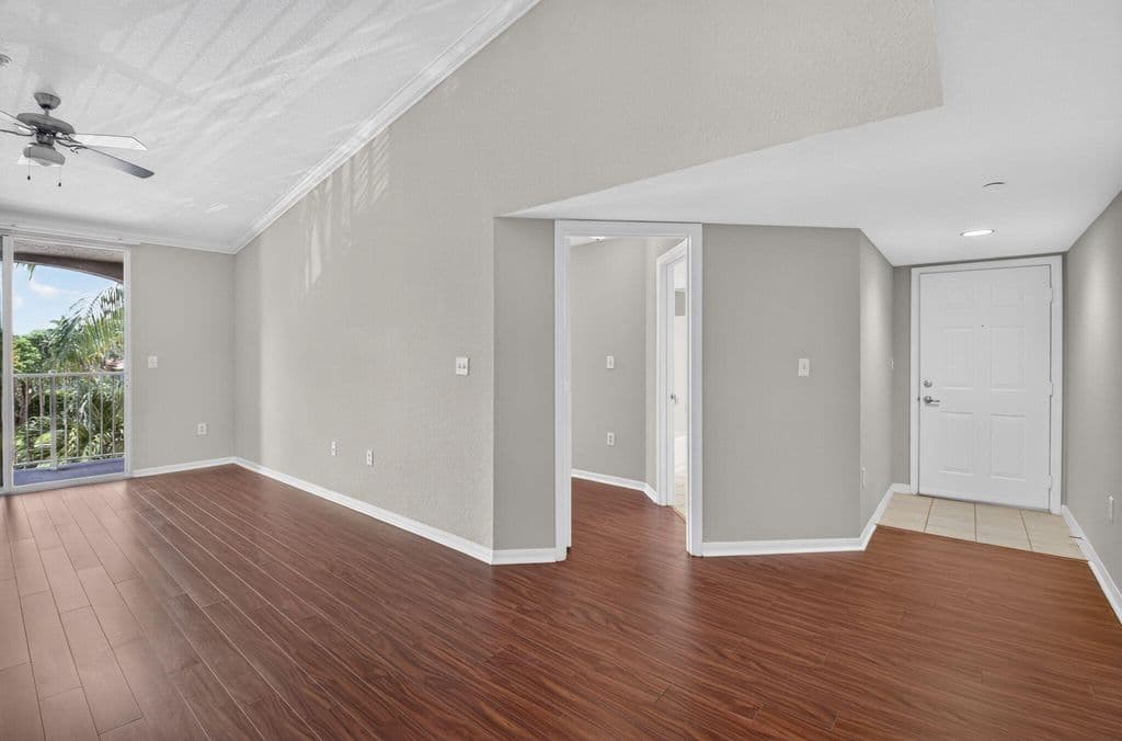 2-bedroom Condo — 15135 Michelangelo Boulevard #303