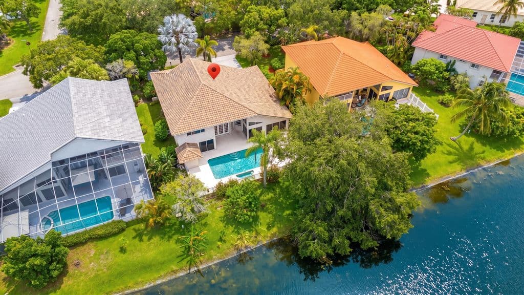 5-bedroom Single-Family Home — 4300 NW 63rd Avenue