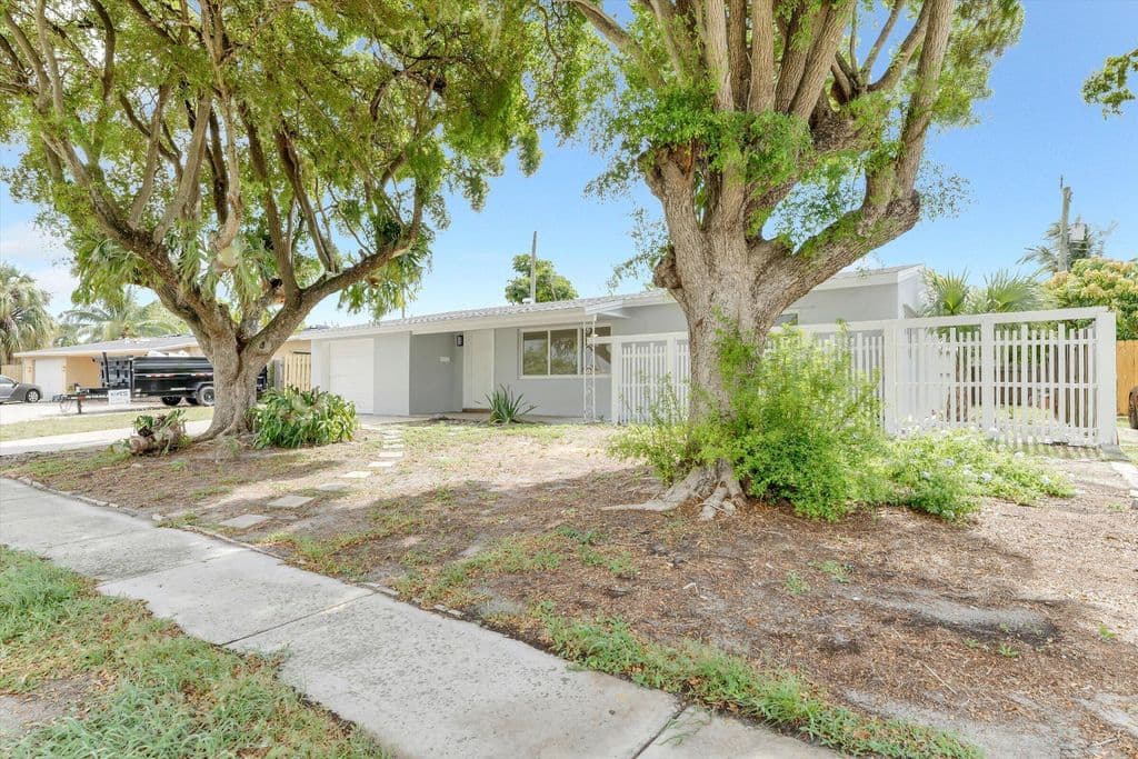 3-bedroom Single-Family Home — 1404 SW 1ST Avenue