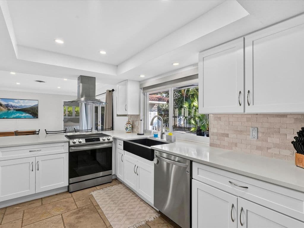 3-bedroom Single-Family Home — 2010 NE 59th Place