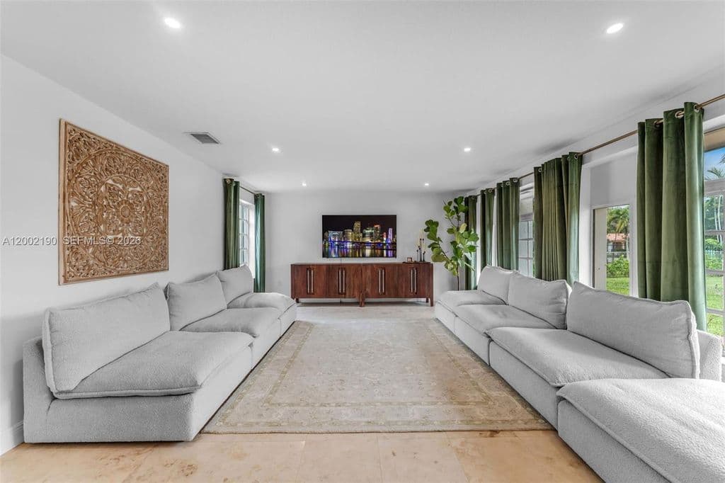 5+1 Müstakil ev — 11350 SW 30th St