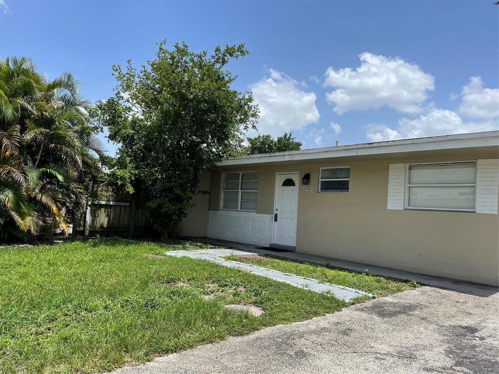 2-bedroom Single-Family Home — 6902 SW 15th Street