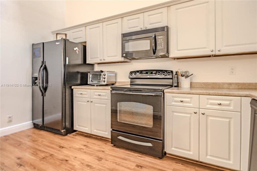2+1 Mülk — 7652 Pinewalk Dr S #139