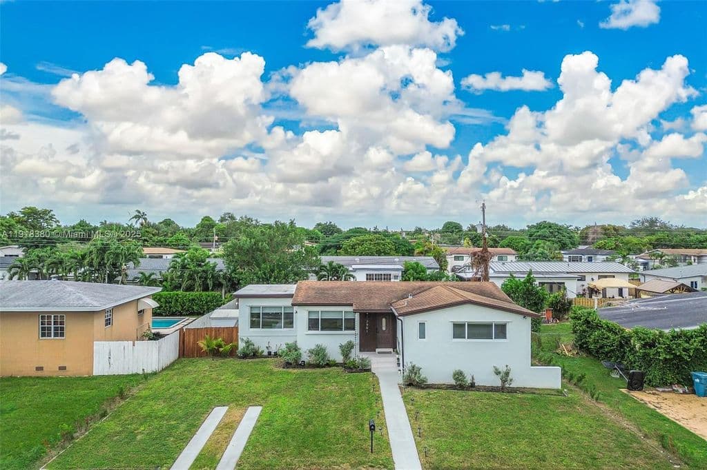3+1 Müstakil ev — 7901 SW 22nd St