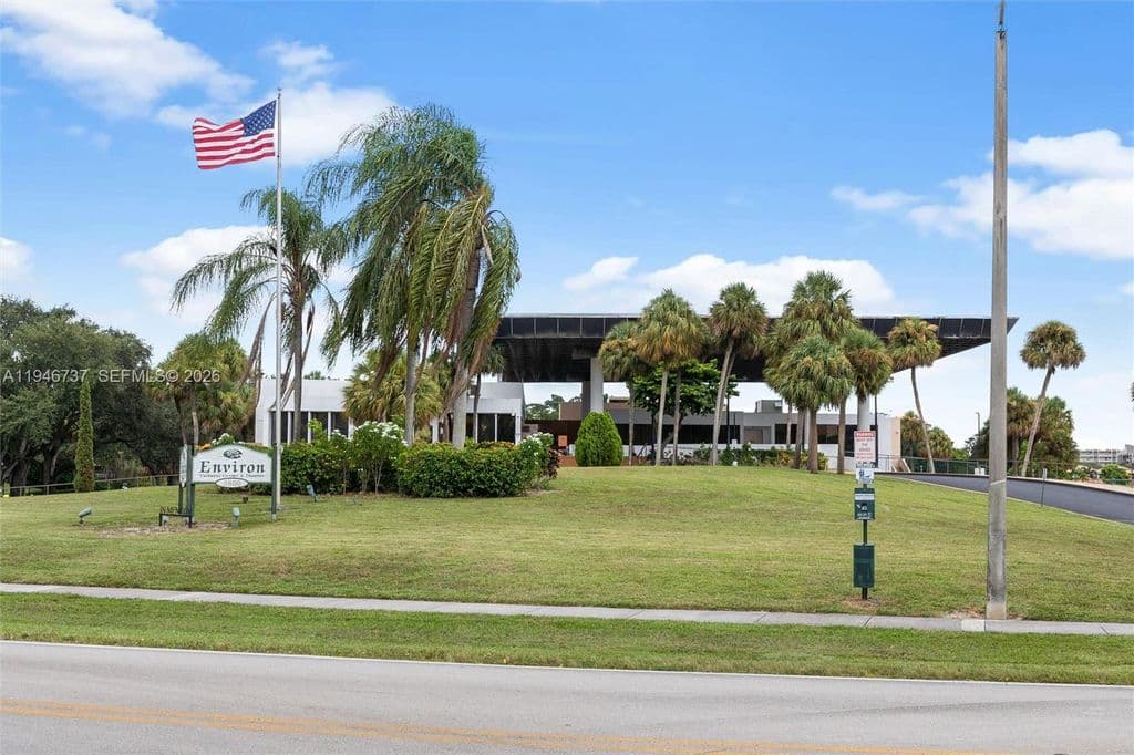 2+1 Condo — 3771 Environ Blvd APT 253