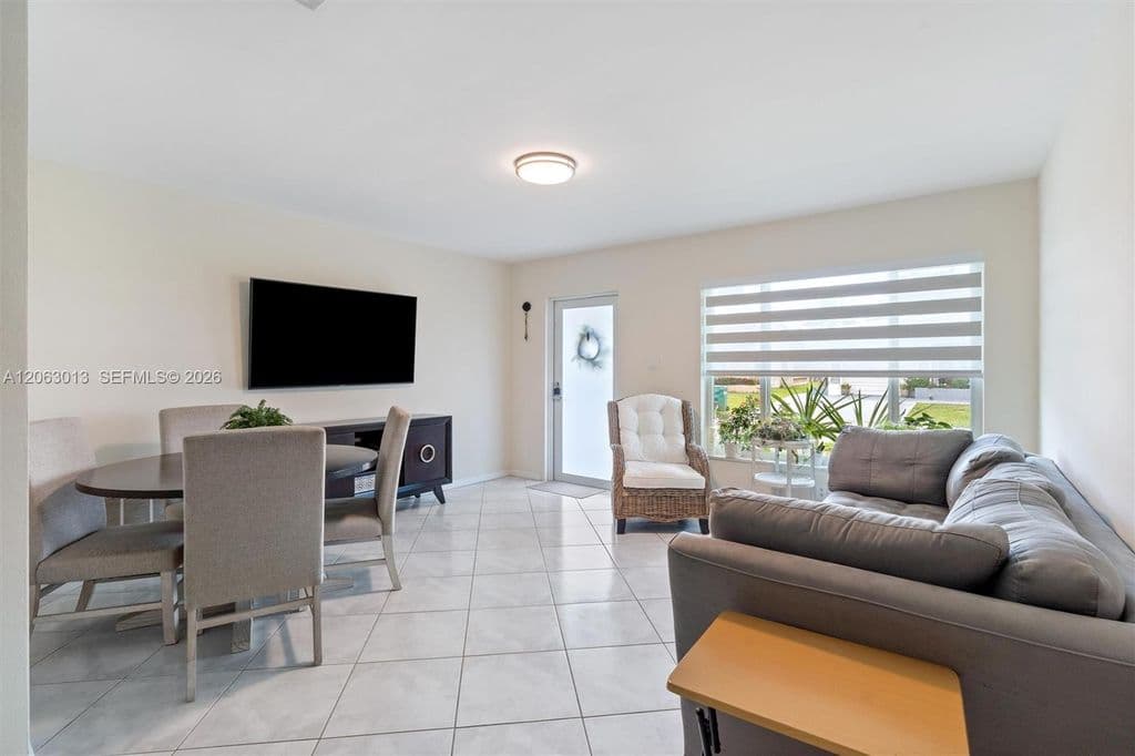 2+1 Müstakil ev — 5713 NW 87th Ave