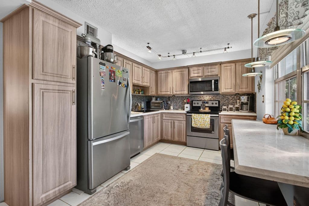 3-bedroom Condo — 806 Cypress Grove Lane #304