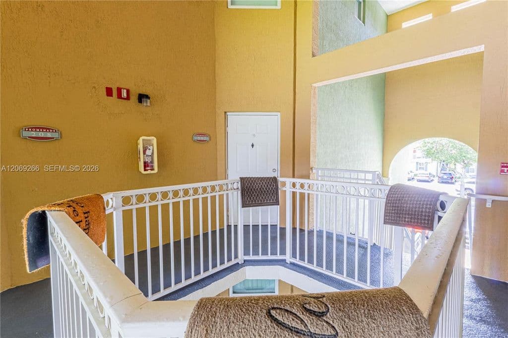 3+1 Mülk — 11103 NW 83rd St APT 207