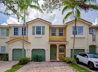 3+1 Townhouse — 445 NE 21st Ave, Homestead, 33033