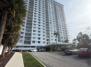 2-bedroom Condo — 500 Bayview Dr APT 1631, Sunny Isles Beach, 33160