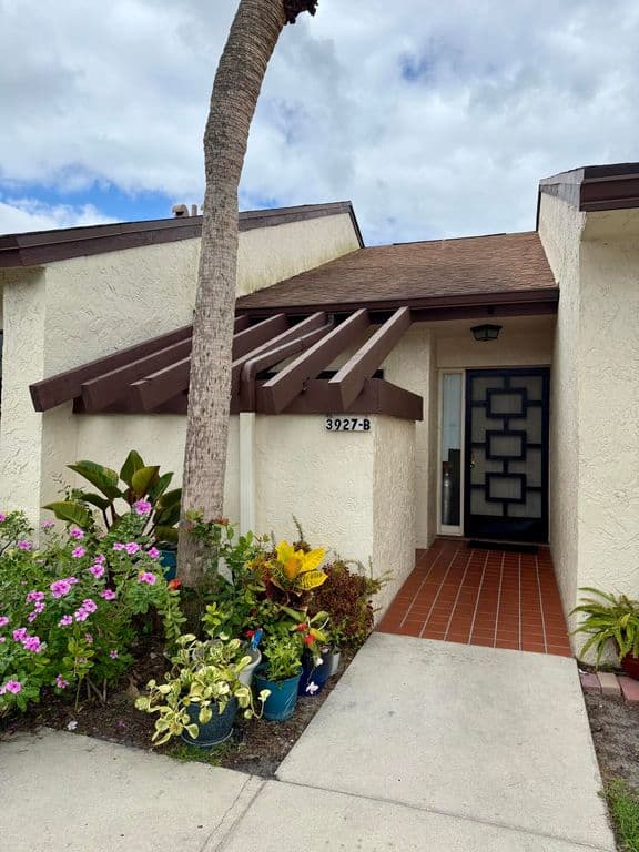 2-bedroom Single-Family Home — 3927 Vine Tree Trail #B