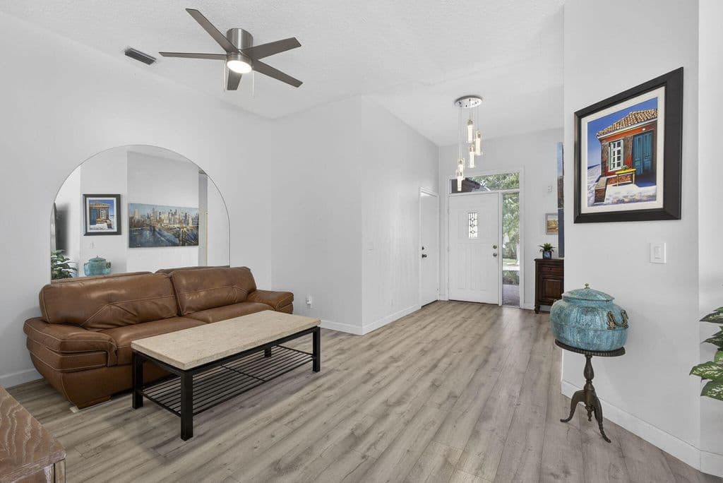 3-bedroom Single-Family Home — 8281 Heritage Club Dr Drive
